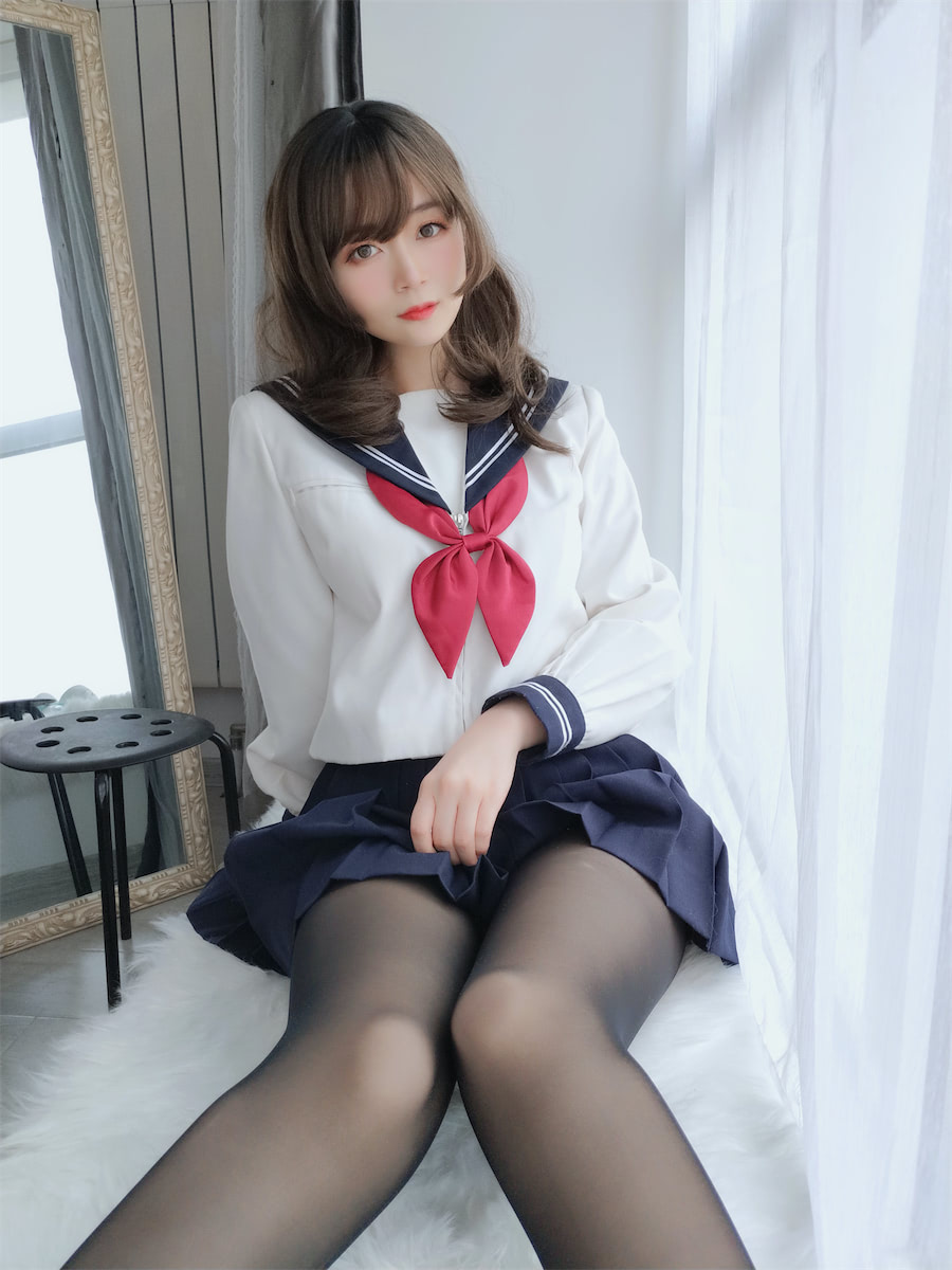 白银81 - 黑丝水手服 [17P] - 第1张 - 机器猫次元